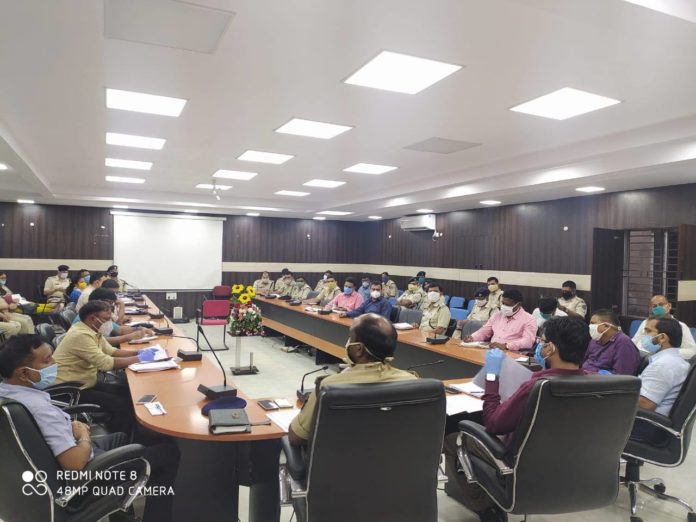 DC holds meeting with officials and police officers DC holds meeting with officials and police officers